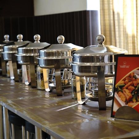 Hotel Vishnu Inn Dehradún Kültér fotó