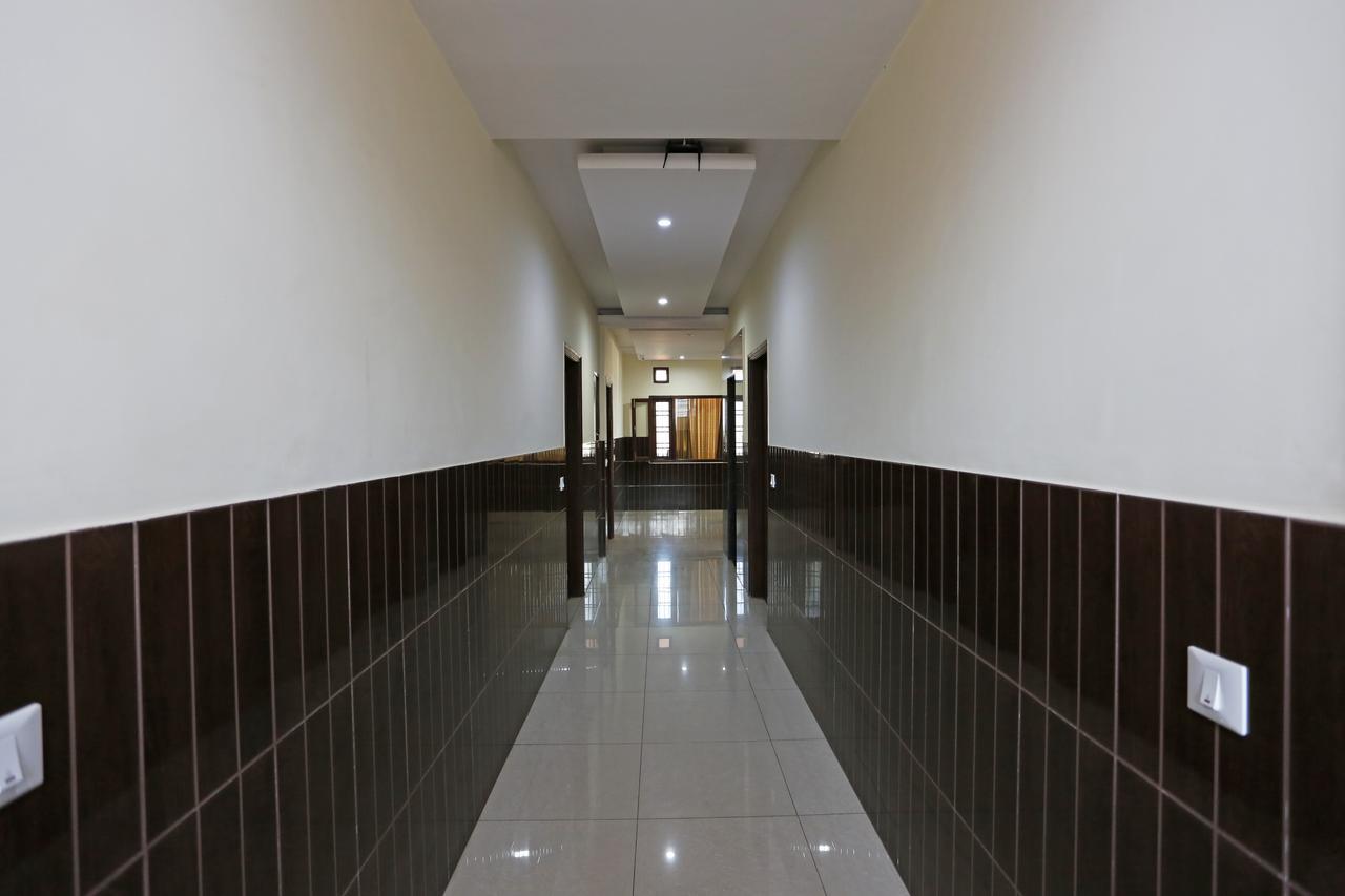 Hotel Vishnu Inn Dehradún Kültér fotó