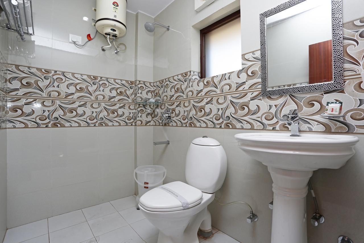 Hotel Vishnu Inn Dehradún Kültér fotó