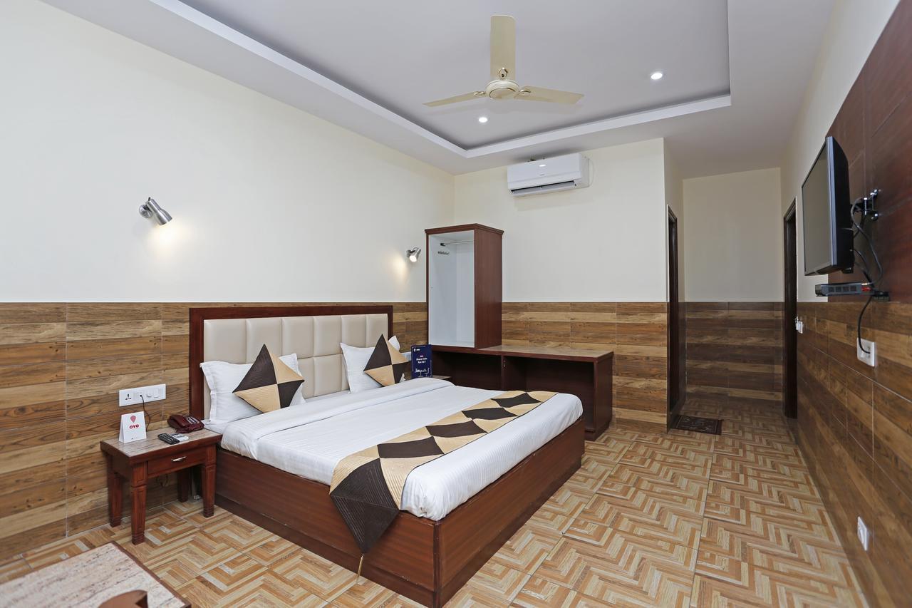 Hotel Vishnu Inn Dehradún Kültér fotó