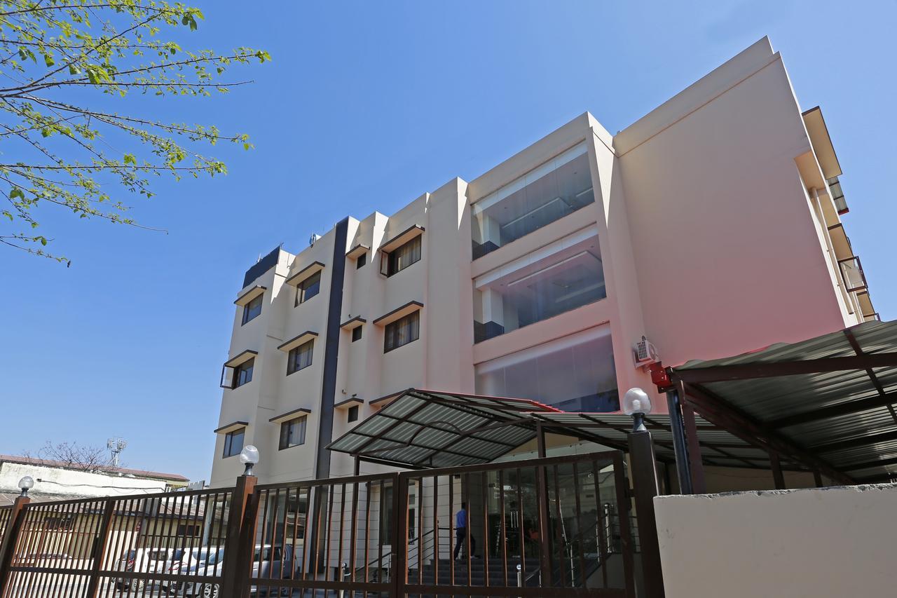 Hotel Vishnu Inn Dehradún Kültér fotó