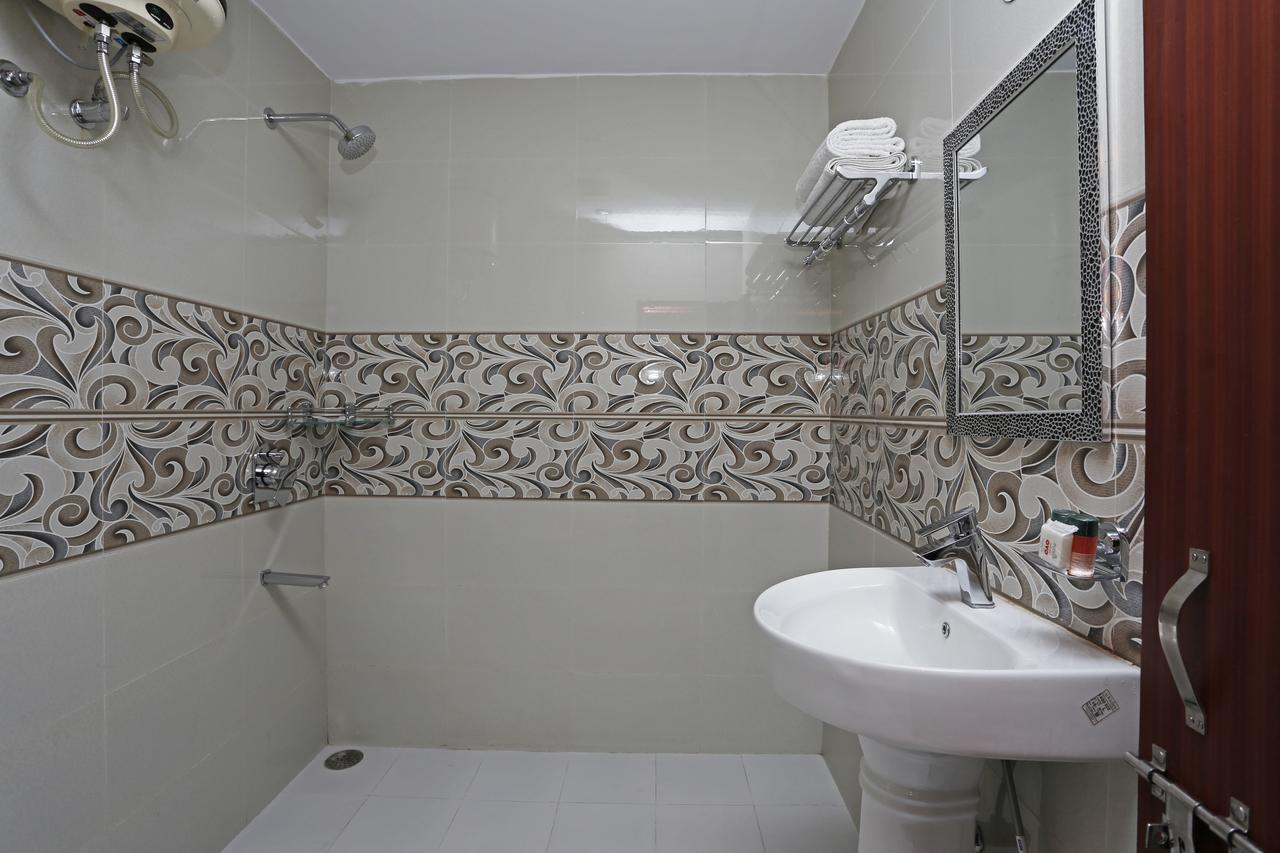 Hotel Vishnu Inn Dehradún Kültér fotó