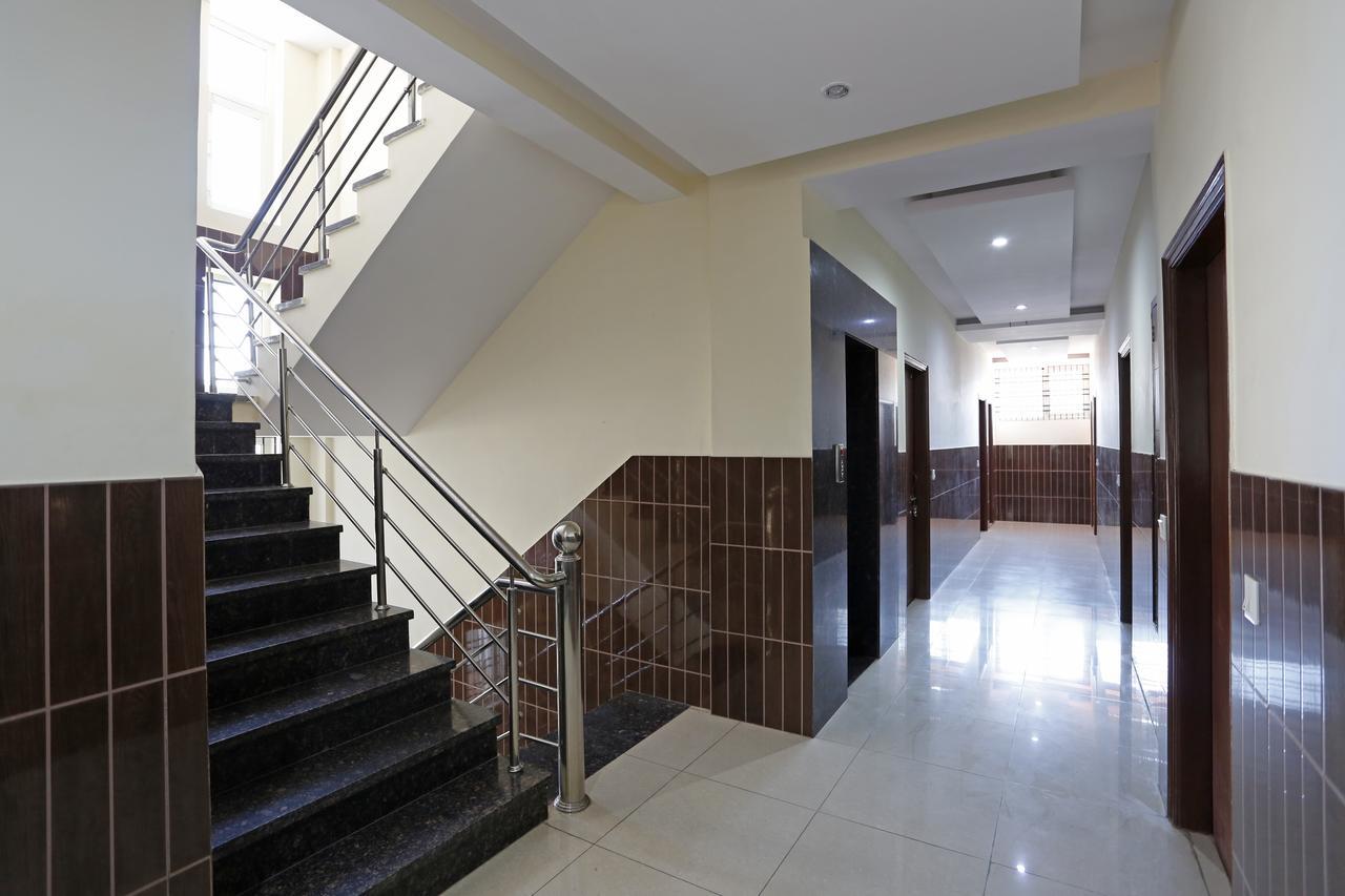 Hotel Vishnu Inn Dehradún Kültér fotó