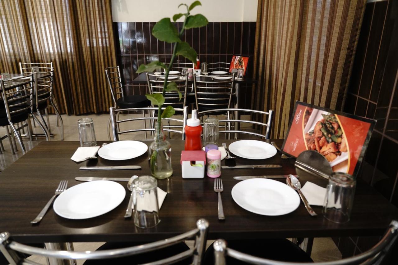 Hotel Vishnu Inn Dehradún Kültér fotó