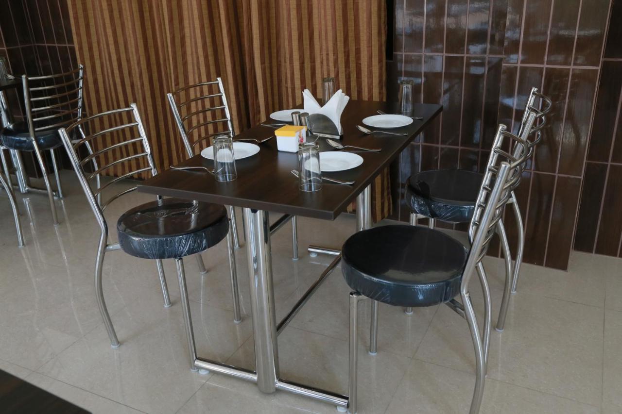 Hotel Vishnu Inn Dehradún Kültér fotó
